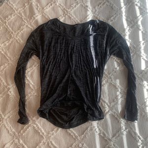 Long sleeve Lululemon workout top - great condition!
